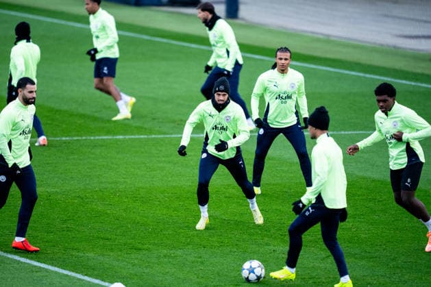 MANCHESTER, ENGLAND - NOVEMBER 24: Tijjani Reijnders of Manchester City and Nathan Ake of Manchester City during a training session ahead of the UEFA Champions League 2025 26 League Phase MD5 match between Manchester City and Bayer 04 Leverkusen at Manchester City Football Academy on November 24, 2025 in Manchester, England. (Photo by Rene Nijhuis) SPO  Copyright: xRenexNijhuis