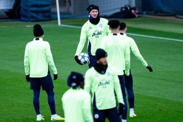 MANCHESTER, ENGLAND - NOVEMBER 24: Erling Haaland of Manchester City looks on during a training session ahead of the UEFA Champions League 2025 26 League Phase MD5 match between Manchester City and Bayer 04 Leverkusen at Manchester City Football Academy on November 24, 2025 in Manchester, England. (Photo by Rene Nijhuis) SPO  Copyright: xRenexNijhuis