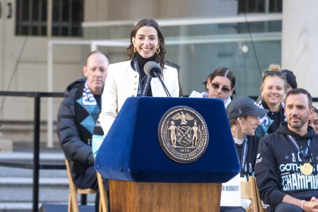 NWSL 2025 Champions Parade at City Hall Park of NJ NY Gotham FC Carolyn Tisch Blodgett, owner of NJ NY Gotham FC, speaks during a ceremony at City Hall after the NWSL 2025 Champions Parade at City Hall Park of NJ NY Gotham FC on November 24, 2025 in New York City. NJ NY Gotham FC defeated 1-0 to Washington Spirit on November 22nd. United States Copyright: xWilliamxVolcovx