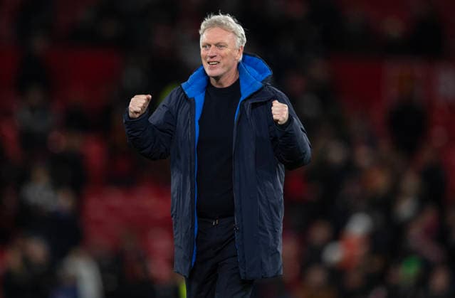 Manchester United, ManU v Everton - Premier League MANCHESTER, ENGLAND - NOVEMBER 24: Everton manager David Moyes celebrates after the Premier League match between Manchester United and Everton at Old Trafford on November 24, 2025 in Manchester, England. David Moyes Manchester Old Trafford England United Kingdom Copyright: xVisionhausx 776340472