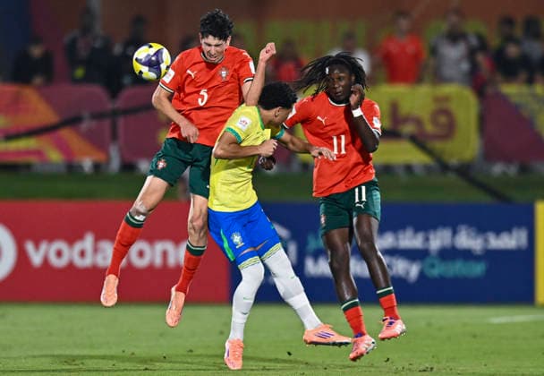 Portugal v Brazil : Semi-final- FIFA U-17 World Cup Qatar 2025 Jose Neto of Portugal and Angelo of Brazil in action during the FIFA U-17 World Cup Qatar 2025 Semi-final match between Portugal and Brazil in Doha, Qatar, on November 24, 2025. DOHA Qatar Copyright: xNOUSHADxTHEKKAYILx