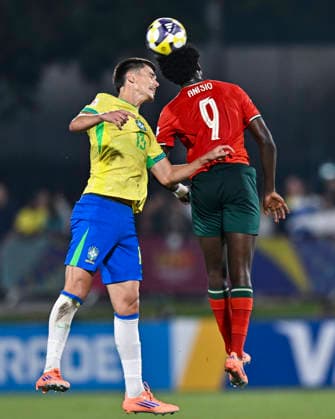 Portugal v Brazil : Semi-final- FIFA U-17 World Cup Qatar 2025 Anisio Cabral of Portugal and Vitor Fernandes of Brazil in action during the FIFA U-17 World Cup Qatar 2025 Semi-final match between Portugal and Brazil in Doha, Qatar, on November 24, 2025. DOHA Qatar Copyright: xNOUSHADxTHEKKAYILx
