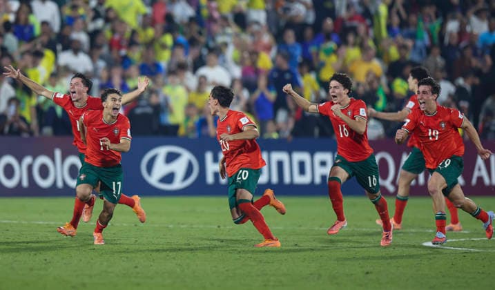 Portugal v Brazil : Semi-final- FIFA U-17 World Cup Qatar 2025 Players of Portugal celebrate victory in the penalty shootout during the FIFA U-17 World Cup Qatar 2025 Semi-final match between Portugal and Brazil in Doha, Qatar, on November 24, 2025. DOHA Qatar Copyright: xNOUSHADxTHEKKAYILx