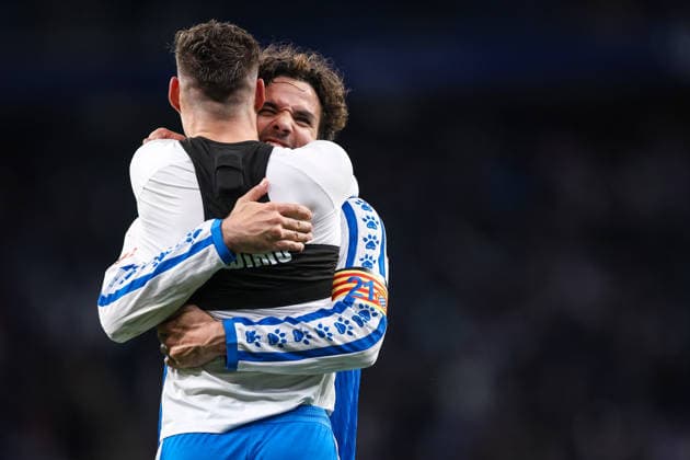 RCD Espanyol vs Sevilla BARCELONA, CA - 24.11.2025: RCD ESPANYOL VS SEVILLA - Roberto Fernandez celebrates the second goal during RCD Espanyol vs Sevilla held at RCDE Stadium in Barcelona, CA. (Photo: Santiago Regaira Fotoarena) x2847787x  SantiagoxRegaira