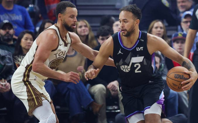 (251125) -- SAN FRANCISCO, Nov. 25, 2025 -- Kyle Anderson (R) of Utah Jazz competes during the 2025-2026 NBA, Basketball Herren, USA regular season game between Utah Jazz and Golden State Warriors in San Francisco, the United States, Nov. 24, 2025. (Photo by Xinhua) (SP)U.S.-SAN FRANCISCO-BASKETBALL-NBA-JAZZ VS WARRIORS DongxXudong 