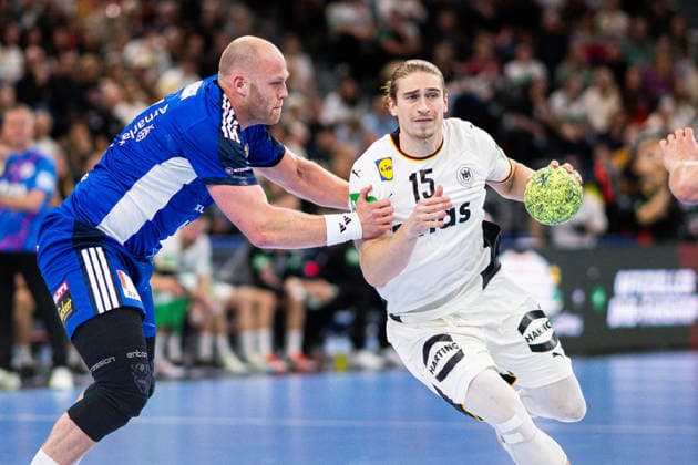 02 11 2025 Handball, International match, Test match, SAP Garden Munich, Germany Iceland L R Arnar Freyr Arnarsson Iceland , Juri Knorr Germany