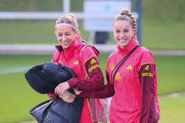 Frankfurt, Germany 25 November 2025 Football Womens National Team Training 25 11 2025 Pictured from left Kathrin Hendrich Germany and Giulia Gwinn Germany DFB regulations prohibit any use of photographs as image sequences and or quasi video DFB Campus Hessen Copyright: xFotostandx xFantinix