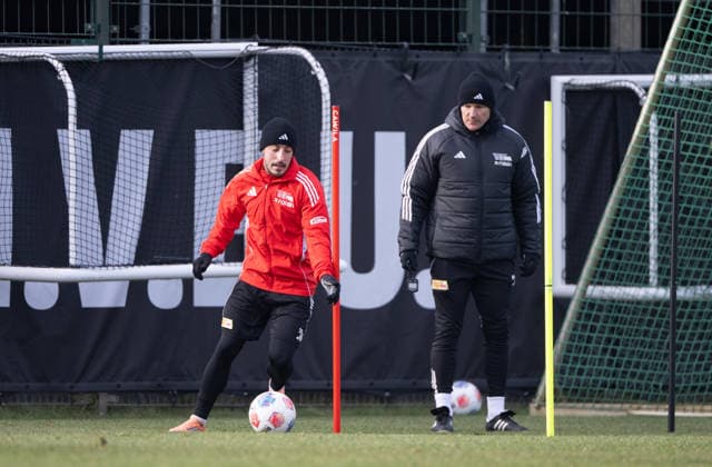 Soccer, Men, Season 2025 2026, 1 Bundesliga, 1 FC Union Berlin, Training, f l Josip Juranovic 1 FC Union Berlin , Athletics coach Martin Krüger 1 FC Union , 25 11 2025, Copyright: xMatthiasxKochx