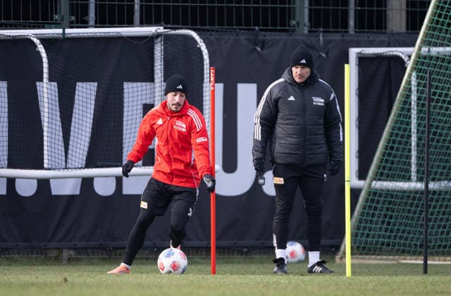 Soccer, Men, Season 2025 2026, 1 Bundesliga, 1 FC Union Berlin, Training, f l Josip Juranovic 1 FC Union Berlin , Athletics coach Martin Krüger 1 FC Union , 25 11 2025, Copyright: xMatthiasxKochx