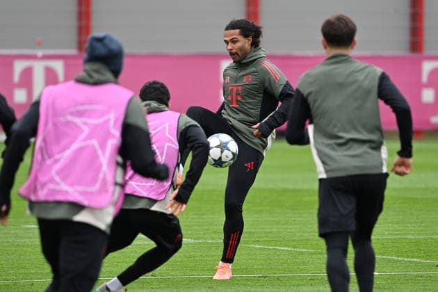 Serge GNABRY FC Bayern Muenchen , action,duel final training on 25 11 2025l Football Champions League,season 2025 26, league phase FC Arsenal FC Bayern Muenchen on 26 11 2025