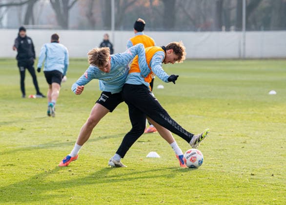 Soccer, Men, Season 2025 26, 2 Bundesliga, Hertha BSC, Training, f l Kennet Eichhorn Hertha BSC , Maurice Krattenmacher Hertha BSC , 25 11 2025, Copyright: xSebastianxRäppold MatthiasxKochx