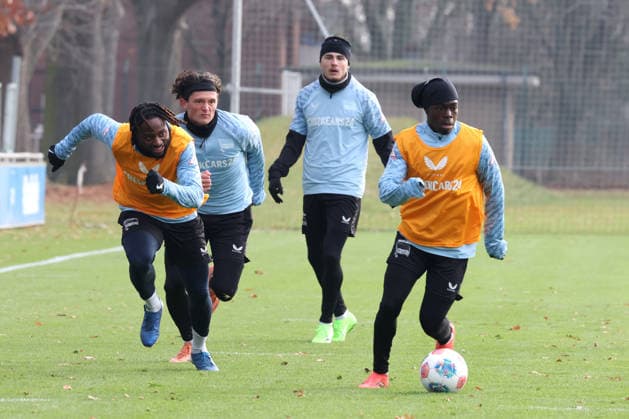 DEU, DFL, 2 FBL Hertha BSC, Training, 25 11 2025, Sportforum, Berlin, DEU, DFL, 2 FBL Hertha BSC, Training, in the picture Deyovaisio Zeefuik Hertha BSC Berlin 42 , Fabian Reese Hertha BSC Berlin 11 , Marten Winkler Hertha BSC Berlin 22 , Boris Lum Hertha BSC Berlin 21 DFL regulations prohibit any use of Photographs as image sequences and or quasi video nordphotoxGmbHx xEngler nph00076