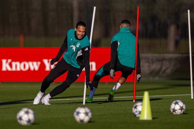 Football - UEFA Champions League - Liverpool FC v PSV Eindhoven - MD-1 LIVERPOOL, ENGLAND - Tuesday, November 25, 2025: Liverpool s captain Virgil van Dijk during a training session at the AXA Training Centre ahead of the UEFA Champions League match between Liverpool FC and PSV Eindhoven. (Photo by David Rawcliffe Propaganda) LIVERPOOL AXA Training Centre MERSEYSIDE ENGLAND  Copyright: xDavidxRawcliffex P2025-11-25-Liverpool_PSV_MD-1-10