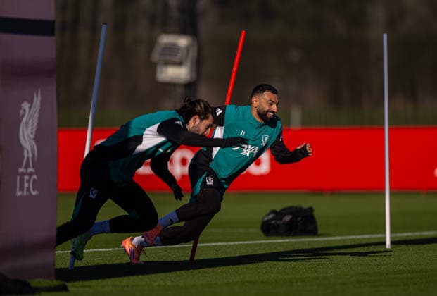 Football - UEFA Champions League - Liverpool FC v PSV Eindhoven - MD-1 LIVERPOOL, ENGLAND - Tuesday, November 25, 2025: Liverpool s Mohamed Salah (R) races against team-mate Dominik Szoboszlai during a training session at the AXA Training Centre ahead of the UEFA Champions League match between Liverpool FC and PSV Eindhoven. (Photo by David Rawcliffe Propaganda) LIVERPOOL AXA Training Centre MERSEYSIDE ENGLAND  Copyright: xDavidxRawcliffex P2025-11-25-Liverpool_PSV_MD-1-14