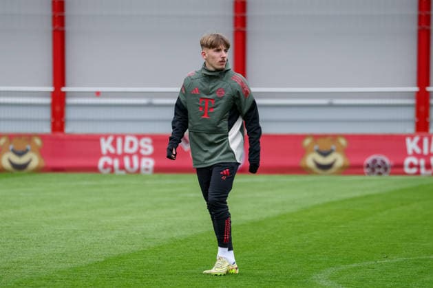 Lennart Karl FC Bayern Muenchen, 42 , GER, Final training, FC Bayern Muenchen, Football, UEFA Champions League, League phase, Matchday 5, 2025 2026 season, 25 11 2025, GER, Final training, FC Bayern Muenchen, Football, UEFA Champions League, League phase, Matchday 5, 2025 2026 season, 25 11 2025 Muenchen Copyright: xEibner-Pressefoto JennixMaulx EP_JML