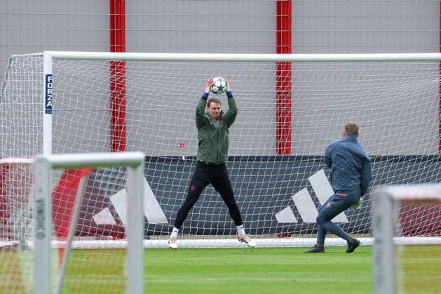 Manuel Neuer FC Bayern Muenchen, 01 , GER, Final training, FC Bayern Muenchen, Football, UEFA Champions League, League phase, Matchday 5, 2025 2026 season, 25 11 2025, GER, Final training, FC Bayern Muenchen, Football, UEFA Champions League, League phase, Matchday 5, 2025 2026 season, 25 11 2025 Muenchen Copyright: xEibner-Pressefoto JennixMaulx EP_JML
