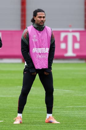 Serge Gnabry FC Bayern Muenchen, 07 , GER, Final training, FC Bayern Muenchen, Football, UEFA Champions League, League phase, Matchday 5, 2025 2026 season, 25 11 2025, GER, Final training, FC Bayern Muenchen, Football, UEFA Champions League, League phase, Matchday 5, 2025 2026 season, 25 11 2025 Muenchen Copyright: xEibner-Pressefoto JennixMaulx EP_JML