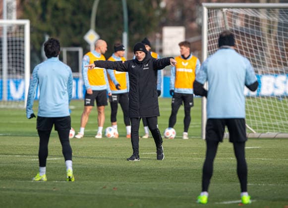 Soccer, Men, Season 2025 26, 2 Bundesliga, Hertha BSC, Training, f l Kevin Sessa Hertha BSC , Coach Stefan Leitl Hertha BSC , Marten Winkler Hertha BSC , 25 11 2025, Copyright: xSebastianxRäppold MatthiasxKochx
