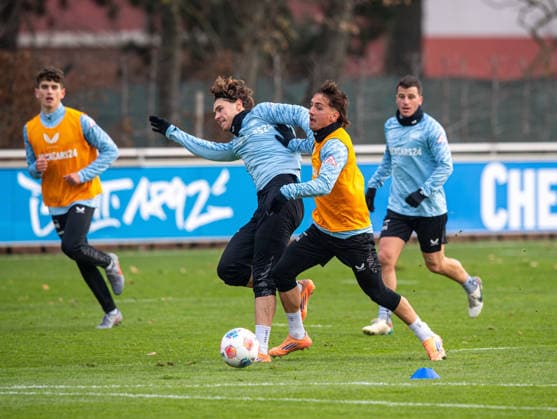 Soccer, Men, Season 2025 26, 2 Bundesliga, Hertha BSC, Training, f l Linus Gechter Hertha BSC , Michal Karbownik Hertha BSC , 25 11 2025, Copyright: xSebastianxRäppold MatthiasxKochx