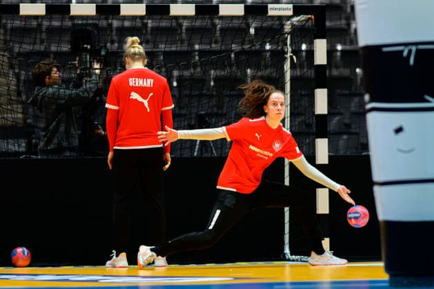 Handball, Women Germany Training Goalkeeper Sarah Wachter Germany Stuttgart Porsche Arena Baden Württemberg Germany