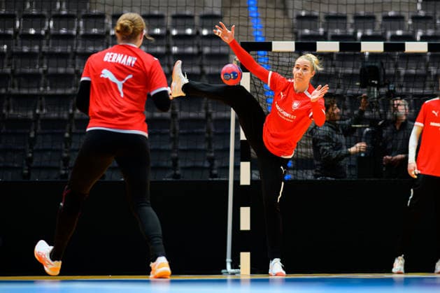 Handball, Women Germany Training Goalkeeper Katharina Filter Germany Stuttgart Porsche Arena Baden Württemberg Germany