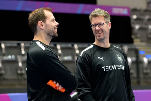 Handball, Women Germany Training from left Co Coach Frederick Griesbach Germany , Coach Markus Gaugisch Germany smiling smiling smiling smiling Stuttgart Porsche Arena Baden Württemberg Germany