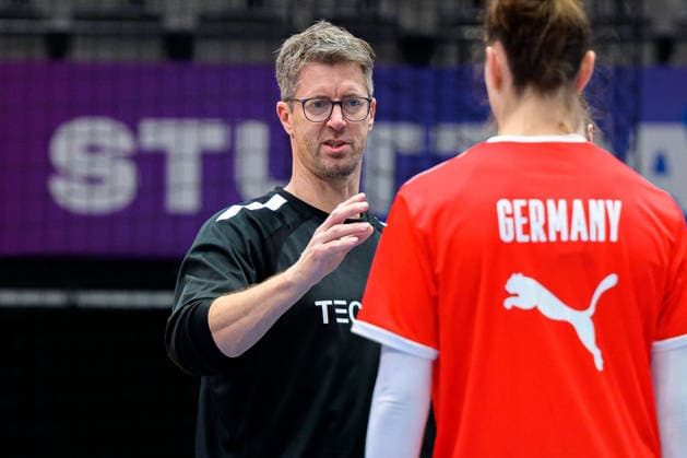 Handball, Women Germany Training Coach Markus Gaugisch Germany , Emily Vogel Germany Stuttgart Porsche Arena Baden Württemberg Germany