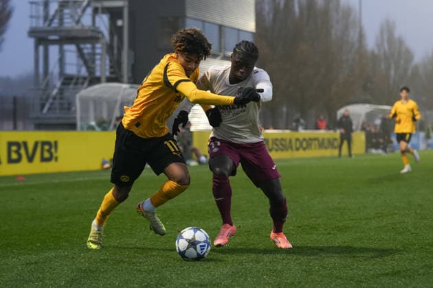 Tuesday, 25 11 2025 Season 2025 2026 5 Matchday UEFA Youth League at BVB Fußballpark Hohenbuschei, Dortmund, Germany BV Borussia Dortmund U19 Villarreal FC U19 Mathis Albert BVB