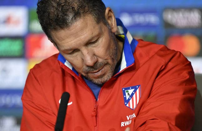 Ahead of UEFA Champions League match - Atletico Madrid v Inter MADRID, SPAIN – NOVEMBER 25: Atletico Madrid head coach Diego Simeone attends a press conference, PK, Pressekonferenz at Riyadh Air Metropolitano Stadium ahead of the UEFA Champions League week 5 match between Atletico Madrid and Inter in Madrid, Spain on November 25, 2025. Team player Nahuel Molina also joined the media session. Burak Akbulut Anadolu Madrid Spain. Editorial use only. Please get in touch for any other usage.  Copyright: x2025xAnadoluxBurakxAkbulutx