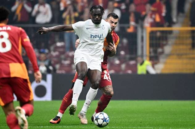 Galatasaray v Royale Union Saint-Gilloise - UEFA Champions League ISTANBUL, TURKEY - NOVEMBER 25 : David Promise Oluwatobi forward of Union Saint-Gilloise and Bardakci Abdulkerim defender of Galatasaray during the UEFA Champions League 2025 26 League Phase MD5 match between Galatasaray and Royale Union Saint-Gilloise on November 25, 2025 in Istanbul, Turkey, 25 11 2025 Istanbul Turkey  Copyright: xPeterxDexVoechtx