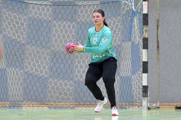 Marie Kristin Weiss (TusSies Metzingen, 12) im Tor TusSies Metzingen vs. Brasilien, Handball, Testspiel, Saison 2025 2026, 25.11.2025 TusSies Metzingen vs. Brasilien, Handball, Testspiel, Saison 2025 2026, 25.11.2025 Holzgerlingen Copyright: xEibner-Pressefoto TobiasxBaurx EP_TBR