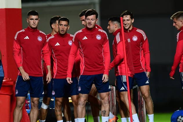 UEFA Champions League -Olympiacos Training Session - Olympiacos players attend a traiining session ahead of the UEFA Champions League Phase matchday 5 soccer match between Olympiacos and Real Madrid in Piraeus, Greece, 25 November 2025. IMAGO ONE INCH PRODUCTIONS PIRAEUS GREECE Copyright: xONExINCHxPRODUCTIONSx 6749367