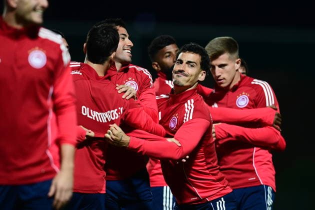 UEFA Champions League -Olympiacos Training Session - Olympiacos players attend a traiining session ahead of the UEFA Champions League Phase matchday 5 soccer match between Olympiacos and Real Madrid in Piraeus, Greece, 25 November 2025. IMAGO ONE INCH PRODUCTIONS PIRAEUS GREECE Copyright: xONExINCHxPRODUCTIONSx 6749407