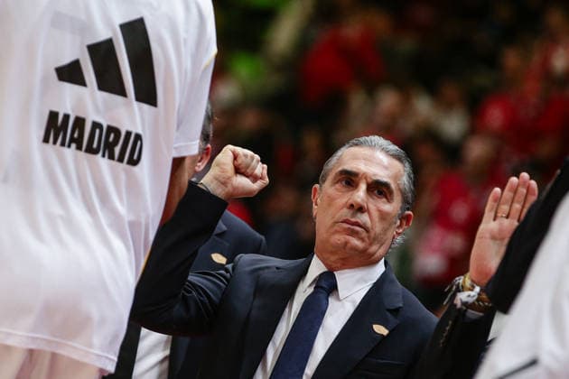 Real Madrid s head coach Sergio Scariolo during the Euroleague game between Hapoel IBI Tel Aviv vs Real Madrid - Arena Botevgrad in Botevgrad, Bulgaria on November 25, 2025  Copyright: xIvanxSxIvanov IPAxSportx xipa-agency.netx xx IPA_68371632 IPA_Agency_IPA68371632