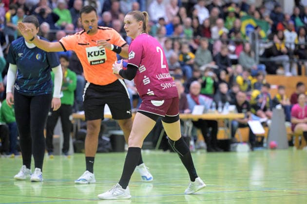 Selina Lindemann TusSies Metzingen, 02 at 7 meters TusSies Metzingen vs Brazil, handball, test match, season 2025 2026, 25 11 2025 TusSies Metzingen vs Brazil, handball, test match, season 2025 2026, 25 11 2025 Holzgerlingen Copyright: xEibner-Pressefoto TobiasxBaurx EP_TBR