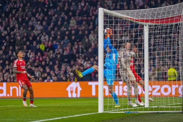 AMSTERDAM , 25-11-2025 , JohanCruyff Arena , season 2025 2026 , UEFA Champions League football , League phase Matchday 5 , match between Ajax and Benfica , picture shows Benfica goalkeeper Anatoliy Trubin Ajax - Benfica  x32195723x Copyright: