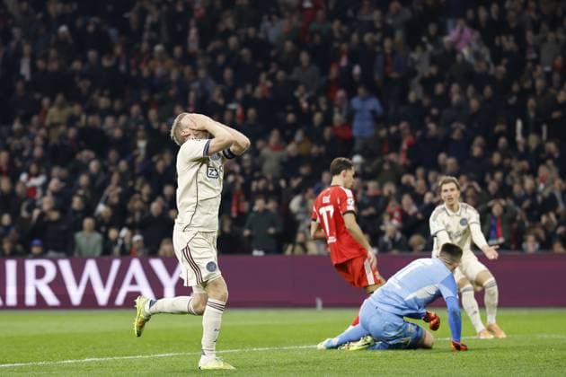 AMSTERDAM - Davy Klaassen of Ajax is disappointed during the Champions League match between AFC Ajax and SL Benfica at the Johan Cruijff ArenA on November 25, 2025, in Amsterdam, Netherlands. ANP HOLLANDSE HOOGTE MAURICE VAN STEEN UEFA Champions League Matchday 5 2025-2026 xVIxANPxSportx xMauricexvanxSteenxIVx 543056293 originalFilename: 543056293.jpg