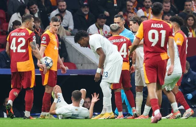 Union s Raul Florucz looks dejected during a soccer game between Turkish Galatasaray SK and Belgian Royale Union Saint-Gilloise on Tuesday 25 November 2025 in Istanbul, Turkey, on day 5 of the League phase of the UEFA Champions League tournament. VIRGINIExLEFOUR  x144213796x
