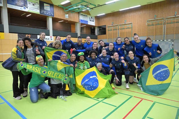 Brazil cheers after victory end of match TusSies Metzingen vs Brazil, handball, test match, season 2025 2026, 25 11 2025 TusSies Metzingen vs Brazil, handball, test match, season 2025 2026, 25 11 2025 Holzgerlingen Copyright: xEibner-Pressefoto TobiasxBaurx EP_TBR