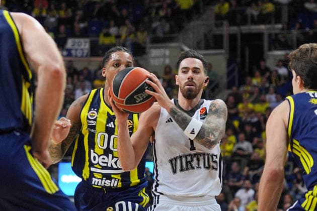 Fenerbahce Beko v Virtus Bologna - EuroLeague ISTANBUL, TURKIYE - NOVEMBER 25: Fenerbahce Beko player Armando Bacot Jr. (L) challenges Virtus Bologna player Luca Vildoza (R) during a play in the EuroLeague week 13 match between Fenerbahce Beko and Virtus Bologna at Ulker Sports and Event Hall in Istanbul, Turkiye on November 25, 2025. Adem Kutucu Anadolu Istanbul Turkey. Editorial use only. Please get in touch for any other usage.  Copyright: x2025xAnadoluxAdemxKutucux