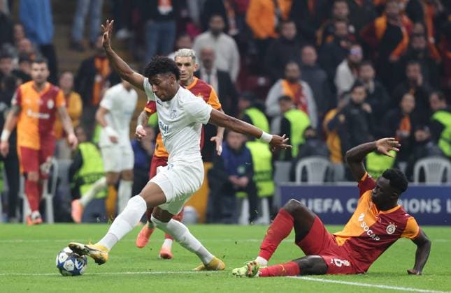 Union s Kevin Rodriguez fights for the ball during a soccer game between Turkish Galatasaray SK and Belgian Royale Union Saint-Gilloise on Tuesday 25 November 2025 in Istanbul, Turkey, on day 5 of the League phase of the UEFA Champions League tournament. VIRGINIExLEFOUR  x144220246x
