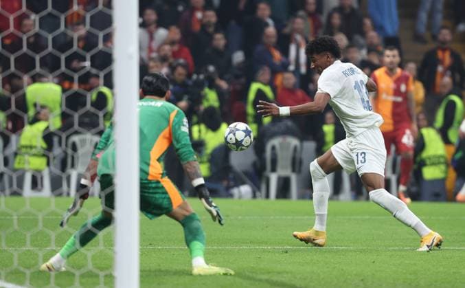 Union s Kevin Rodriguez fights for the ball during a soccer game between Turkish Galatasaray SK and Belgian Royale Union Saint-Gilloise on Tuesday 25 November 2025 in Istanbul, Turkey, on day 5 of the League phase of the UEFA Champions League tournament. VIRGINIExLEFOUR  x144220298x
