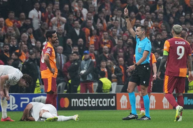 ISTANBUL, TURKEY - NOVEMBER 25: Referee JosÃ Maria Sanchez show yellow card to Ilkan Gundogan of Galatasaray A.S. during the UEFA Champions League 2025 26 League Phase MD5 match between Galatasaray A.S. and R. Union Saint-Gilloise at Rams Park Stadium on November 25, 2025 in Istanbul, Turkey. (Photo by Seskimphoto ) Galatasaray A.S. vs Union Saint-Gilloise- UEFA Champions League 2025 26 League Phase MD5 match 