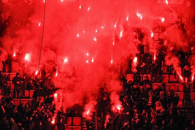 AMSTERDAM - Benfica fans firework display during the Champions League match between AFC Ajax and SL Benfica at the Johan Cruijff ArenA on November 25, 2025, in Amsterdam, Netherlands. ANP HOLLANDSE HOOGTE MAURICE VAN STEEN UEFA Champions League Matchday 5 2025-2026 xVIxANPxSportx xMauricexvanxSteenxIVx 543059249 originalFilename: 543059249.jpg