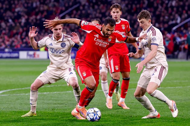 2025-11-25 AFC Ajax v SL Benfica - UEFA Champions League 2025 26 League Phase MD5 AMSTERDAM, NETHERLANDS - NOVEMBER 25: Vangelis Pavlidis of SL Benfica runs with the ball during the UEFA Champions League 2025 26 League Phase MD5 match between AFC Ajax and SL Benfica at Johan Cruyff Arena on November 25, 2025 in Amsterdam, Netherlands. Amsterdam Johan Cruyff Arena Netherlands Content not available for redistribution in The Netherlands directly or indirectly through any third parties. Copyright: xBenxGalx