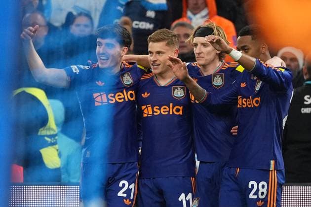 Harvey Barnes of Newcastle is congratulated after he puts his side 1-0 ahead Marseille v Newcastle United, UEFA Champions League, Group Stage, Football, Orange Velodrome, Marseille, France- 25 Nov 2025Marseille Orange Vélodrome France EDITORIAL USE ONLY No use with unauthorised audio, video, data, fixture lists, club league logos or live services. Online in-match use limited to 120 images, no video emulation. No use in betting, games or single club league player publications.  Copyright: xDavexWinter Shutterstockx 15918266ag
