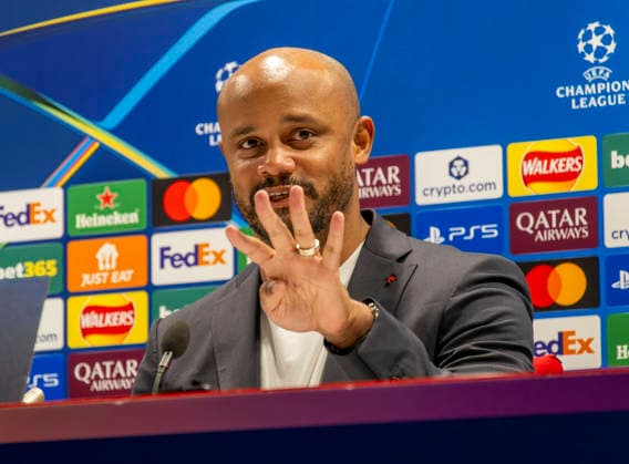 25 11 2025, Football UEFA Champions League 2025 2026 FC Bayern Munich press conference the day before the match FC Arsenal FC Bayern Munich, at the Emirates Stadium London England Coach Vincent Kompany FC Bayern Munich answers the journalists questions