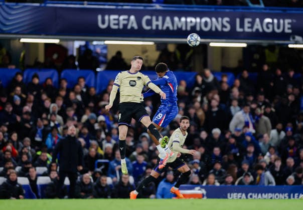 Champions League 2025 26 League Stage Chelsea v Barcelona Stamford Bridge 25.11.2025 Robert Lewandowski of Barcelona and Wesley Fofana of Chelsea Champions League 2025 26 League Stage Chelsea v Barcelona Stamford Bridge 25.11.2025 Photograph By Marc Aspland The Times  Copyright: xMarcxAsplandx NINTCHDBPICT001041043162