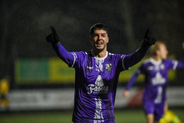 -FC Eintracht Bamberg vs. TSV Kornberg, Sportgelände Don Bosco Deutschland, Bamberg, Sportgelände Don Bosco - 25 Nov 2025 - Fussball, Bayernliga - -FC Eintracht Bamberg vs. TSV Kornberg Image: Luca Ljevsic (FCEB) celebrates after scoring the 1:0 goal in the 8th minute. Bamberg Sportgelände Don Bosco Bayern Deutschland Copyright: xPresseFotoxEvansx