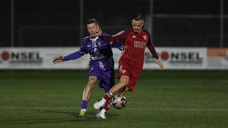 -FC Eintracht Bamberg vs. TSV Kornberg, Sportgelände Don Bosco Deutschland, Bamberg, Sportgelände Don Bosco - 25 Nov 2025 - Fussball, Bayernliga - -FC Eintracht Bamberg vs. TSV Kornberg Image: Tobias Linz (FCEB) in action. Bamberg Sportgelände Don Bosco Bayern Deutschland Copyright: xPresseFotoxEvansx